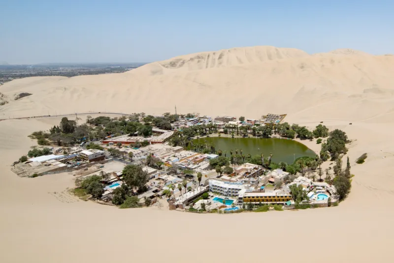Overview_of_Huacachina