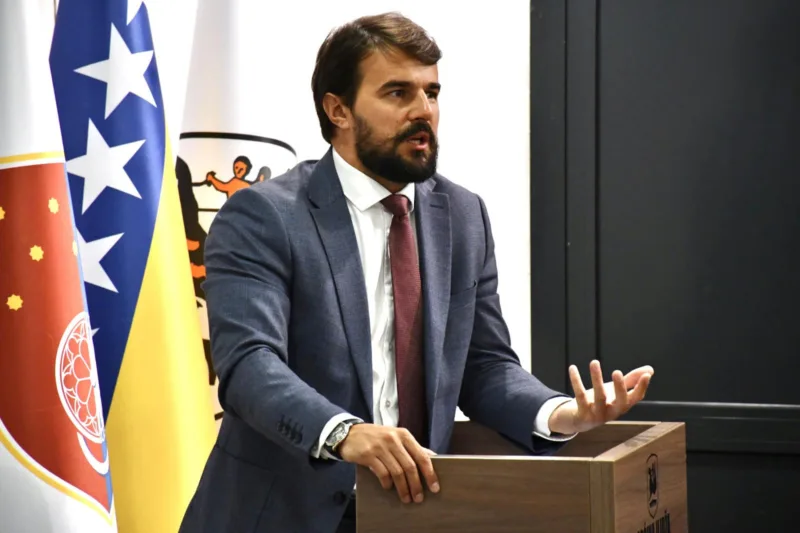 nermin muzur f