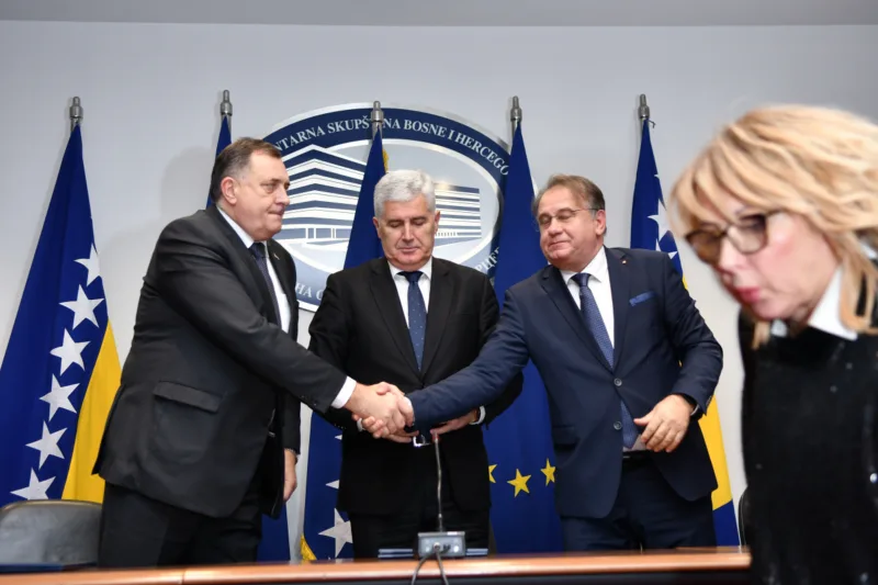 dodik-covid-niksic-potpis-dd