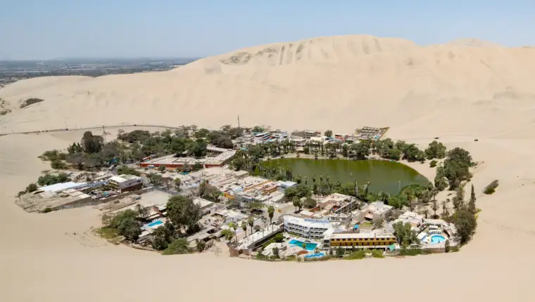 Overview_of_Huacachina