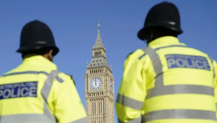 london police 4
