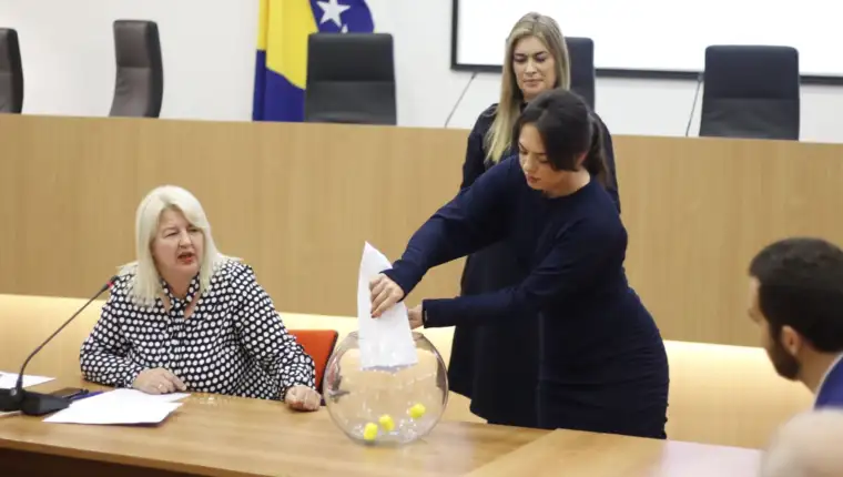 zrijeb cik kinder jaje