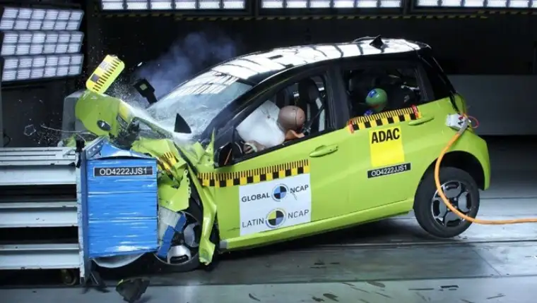 auto elektricni 5