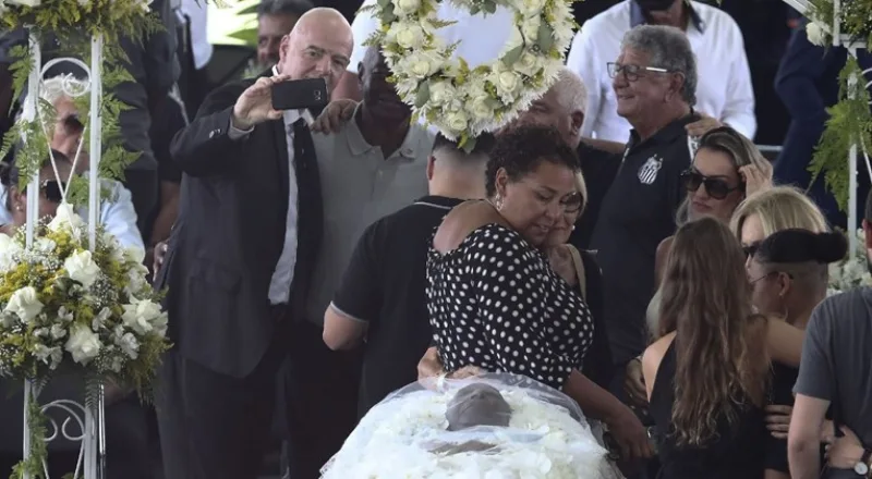 ifantino pele selfie sahrana