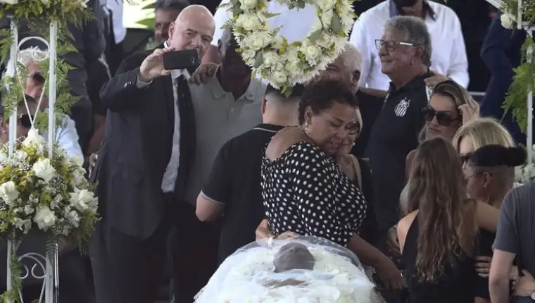 ifantino pele selfie sahrana