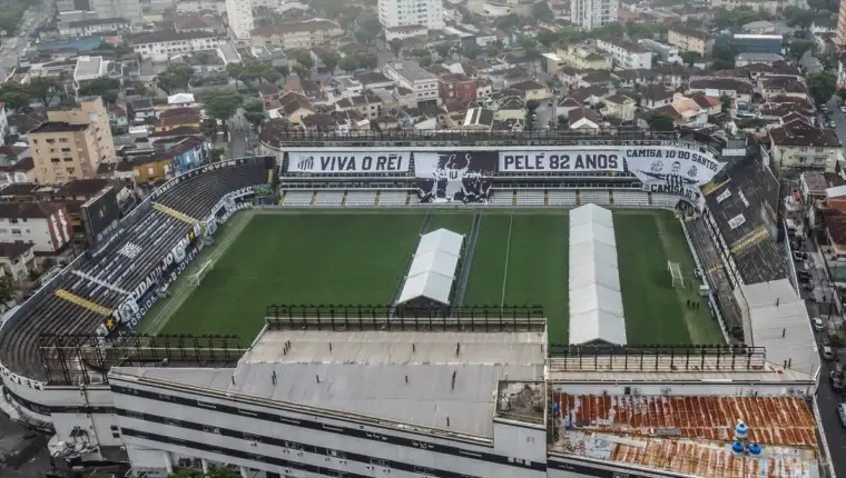 AA-20230102-29895652-29895650-SVIJET_SE_OPRASTA_OD_PELEA_SVE_SPREMNO_ZA_KOMEMORACIJU_NA_STADIONU_VILA_BELMIRO