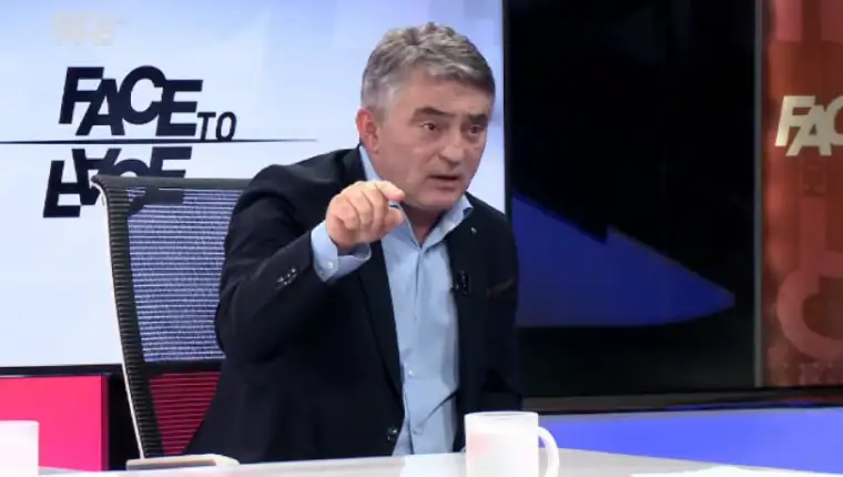 komsic 4