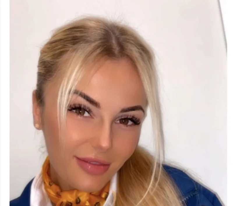 chloe 2