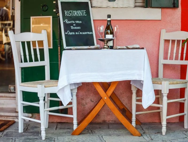 62487841-pravi-talijanski-restoran