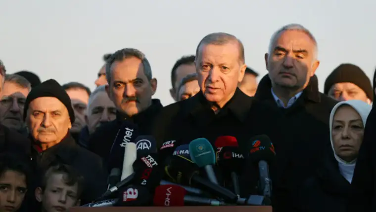 Erdogan posjetio šatorsko naselje u Malatyi i razgovarao s građanima