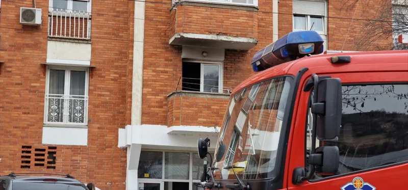 AA-20230305-30481038-30481029-SRBIJA_U_NOVOM_PAZARU_CETVORO_DJECE_STRADALO_U_POZARU