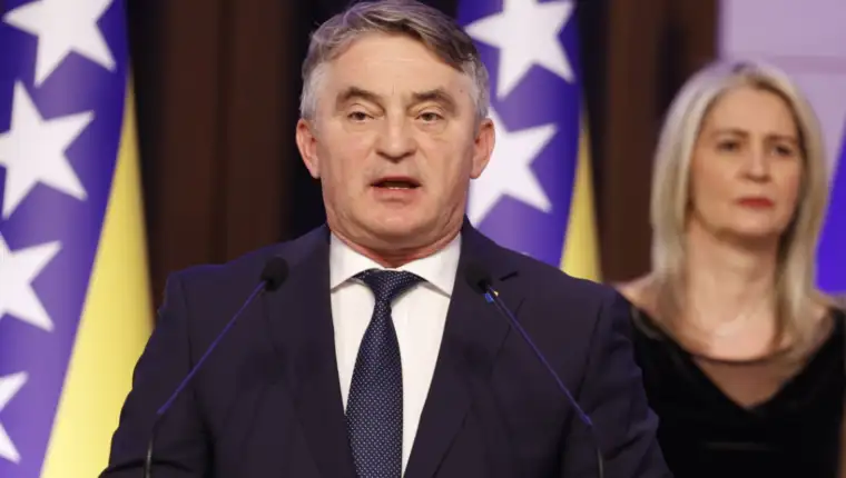 komsic 4