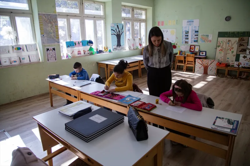 AA-20230331-30725166-30725150-SKOLA_KOJA_ZIVOT_ZNACI_TRI_UCENIKA_NA_NASTAVI_U_MJESTU_IDBAR_KOD_KONJICA
