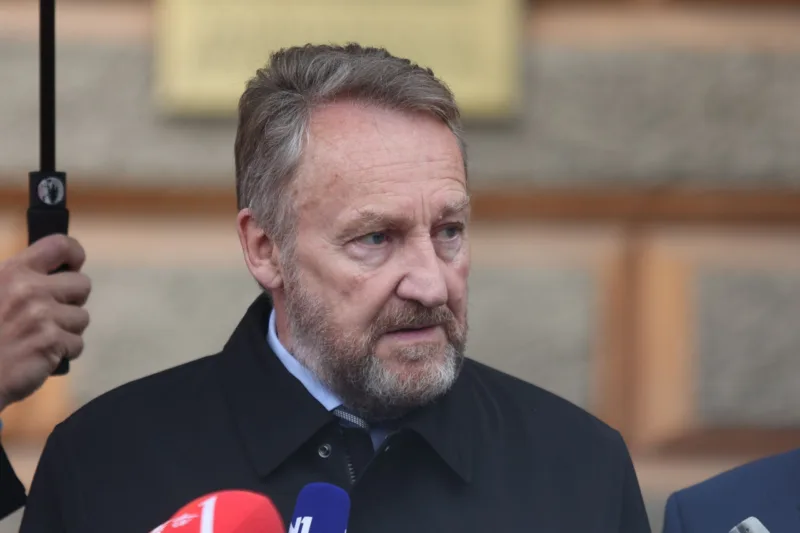 izetbegovic predsjednistvo fena
