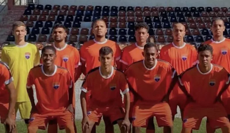 fc mariupolj 4