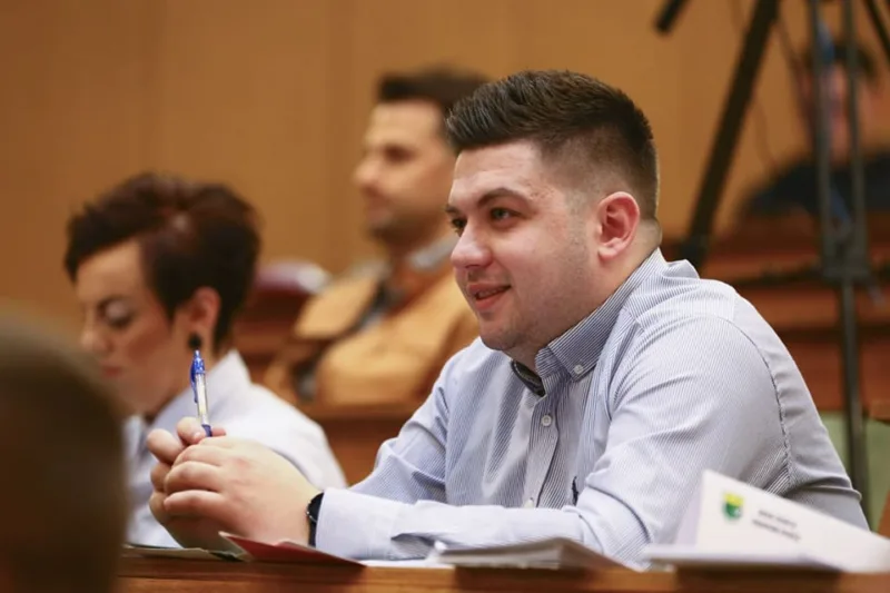 kenan uzunovic parlament
