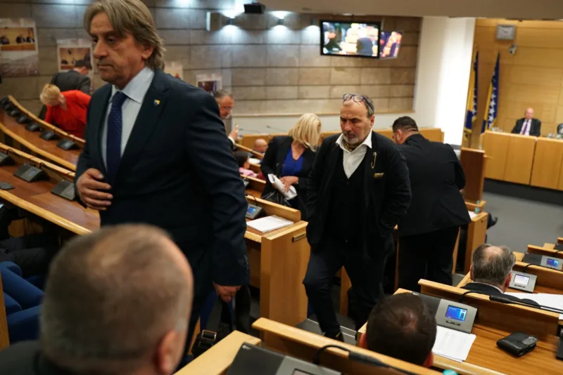 Zastupnici DF napuštaju sjednicu Predstavničkog doma PFBiH (3)