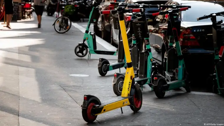 pariz elektricni romobiuilu