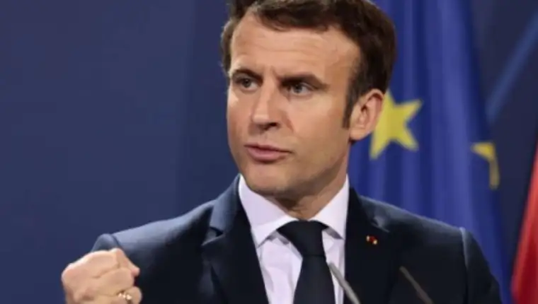 macron 3