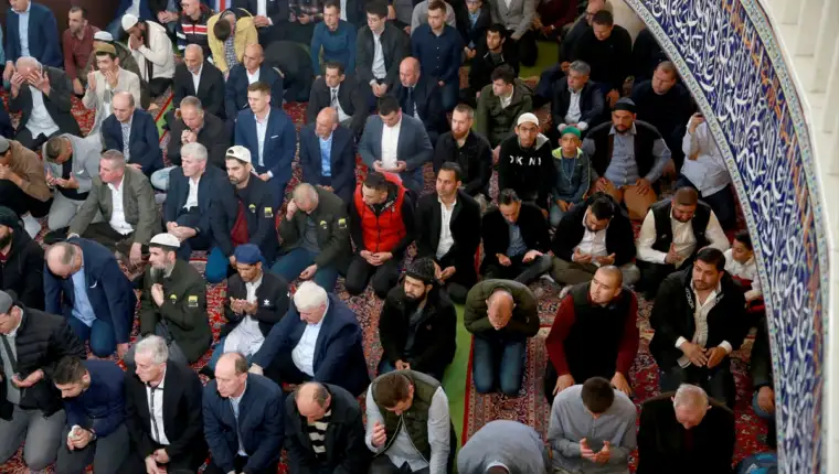 AA-20230421-30915531-30915482-BAJRAM_NAMAZ_U_ZAGREBACKOJ_DZAMIJI_PRIDRUZUJEMO_SE_POZIVIMA_ZA_MIR_U_SVIJETU