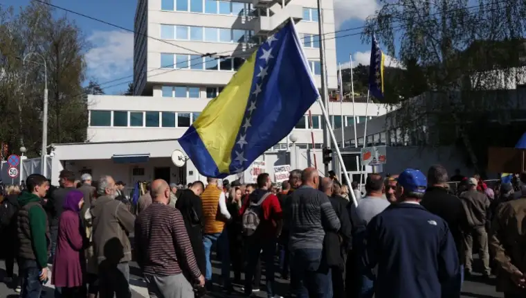 protetsi ohr 4
