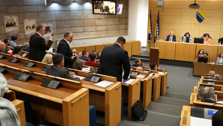 Zastupnici DF napuštaju sjednicu Predstavničkog doma PFBiH (5)