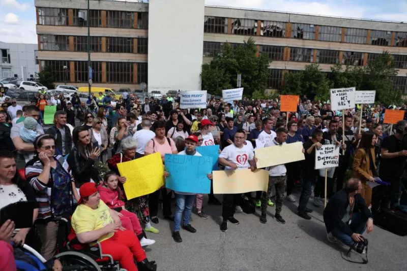 PROTESTI OSOBA SA INVALIDITETOM,