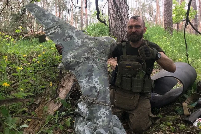 vojnik ukrajina dron