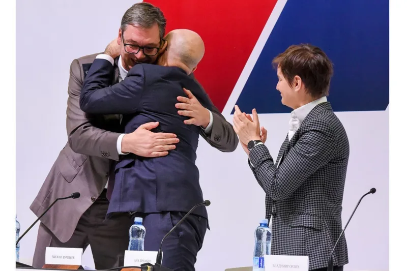 Miloš  Vučević, Aleksandar Vučić