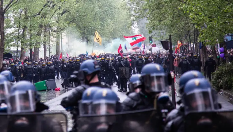 AA-20230501-31014755-31014734-SIROM_FRANCUSKE_ODRZANI_PROTESTI_POVODOM_MEDUNARODNOG_PRAZNIKA_RADA