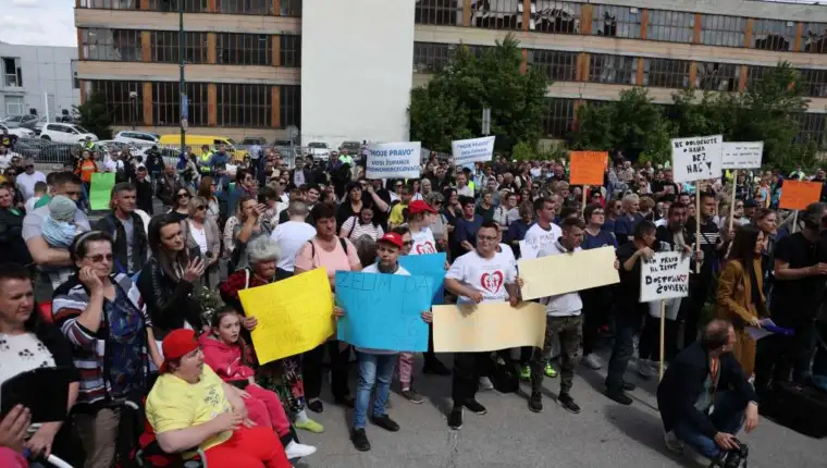 PROTESTI OSOBA SA INVALIDITETOM,