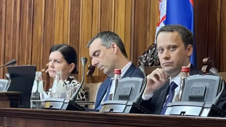 Predsjednik Skupštine Srbije zaspao