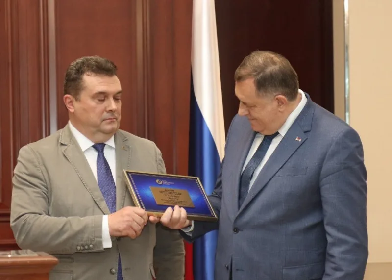 dodik 4