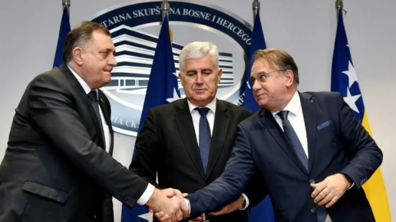 trojka i dodik