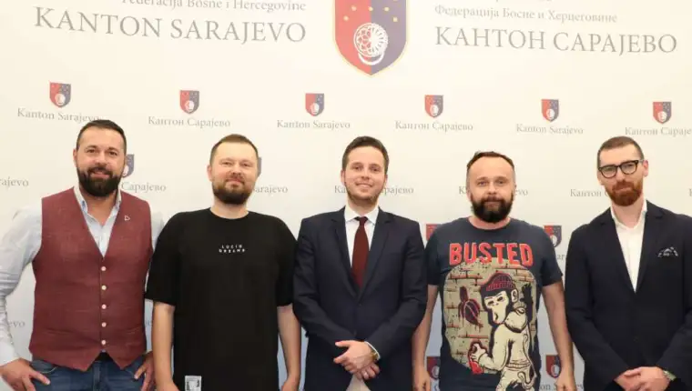 vladaks