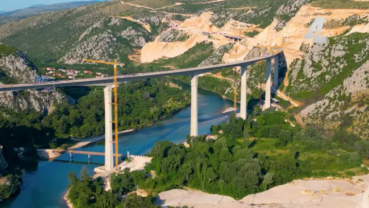 most počitelj