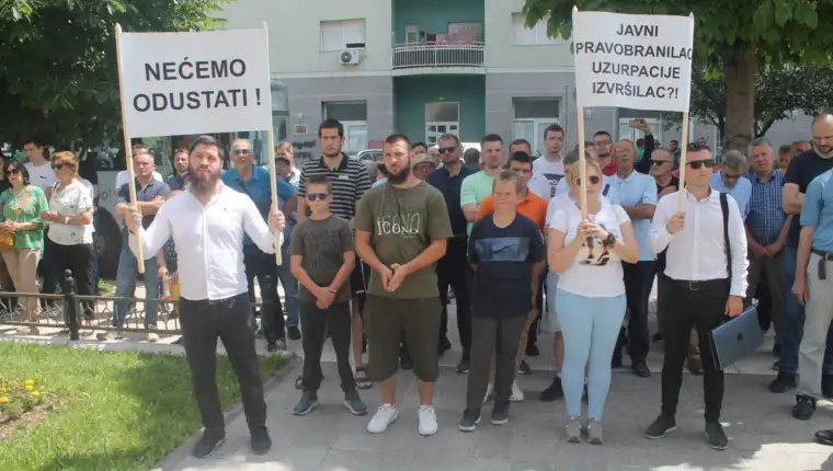 imami-mostar-protesti-3