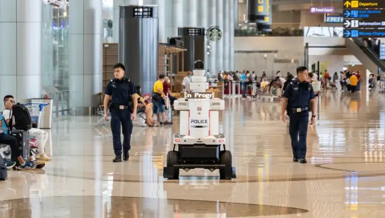 Robot-policija