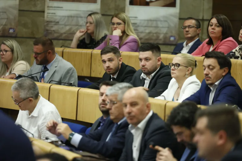 predstavnicki dom isak uzunovic piric fena