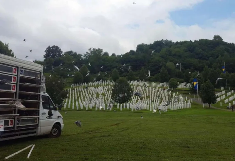 golubovi pismonoše, memorijalni let