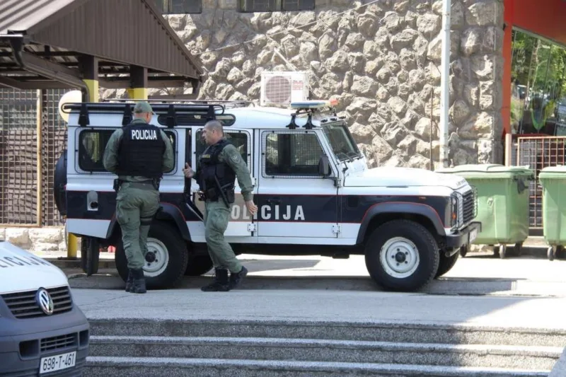 policija
