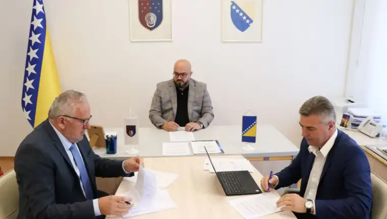 steta vlada ks