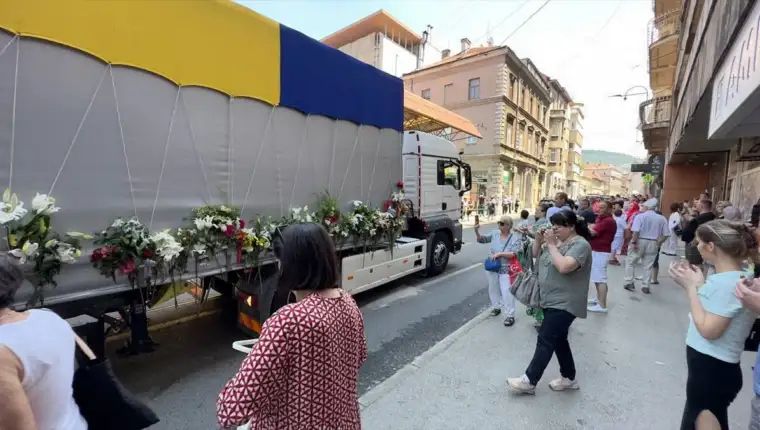 kamion_posmrtni_ostaci_sarajevo_srebrenica3