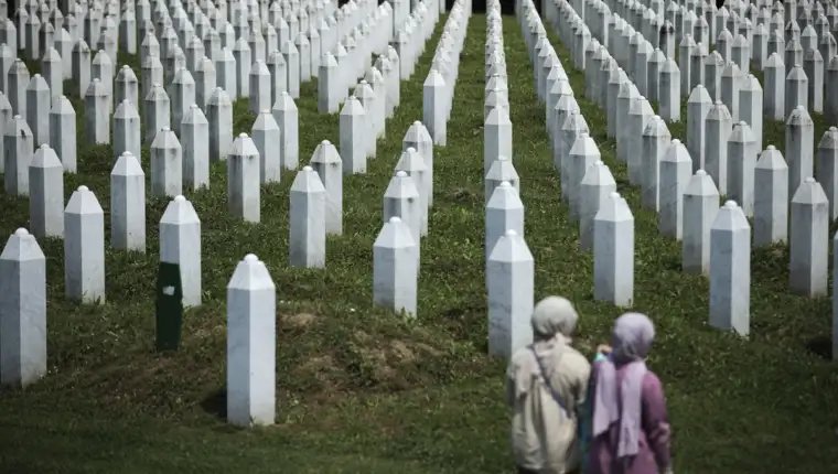 AA-20230711-31645438-31645434-U_GENOCIDU_U_SREBRENICI_UBIJENE_I_CIJELE_PORODICE_MAJKE_SE_VRACAJU_TAMO_GDJE_IMAJU_USPOMENE_NA_LJEPSE_DANE