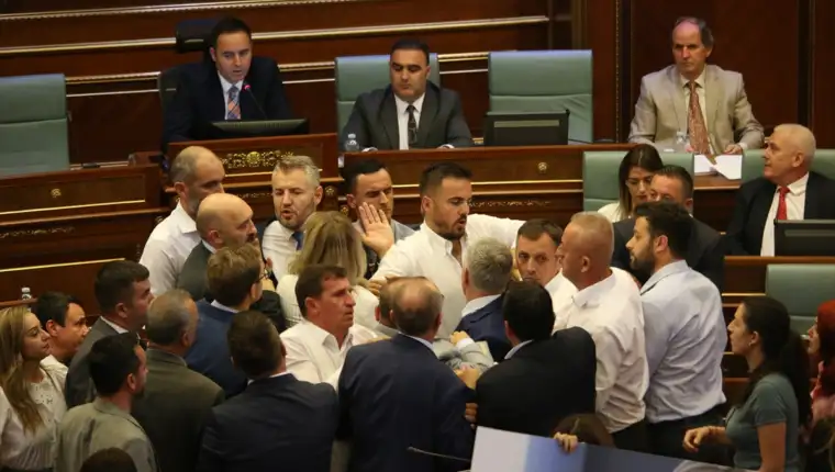 AA-20230713-31671586-31671570-SKUPSTINA_KOSOVA_NASTAVILA_RAD_I_PORED_JOS_JEDNOG_FIZICKOG_OBRACUNA_POSLANIKA