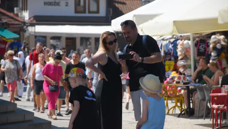 AA--UNATOC_VISOKIM_TEMPERATURAMA_SARAJEVO TURISTI (16)
