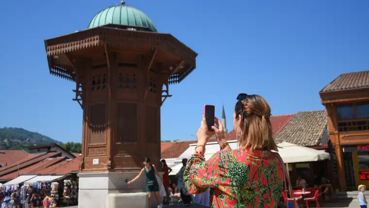 AA--UNATOC_VISOKIM_TEMPERATURAMA_SARAJEVO TURISTI (15)