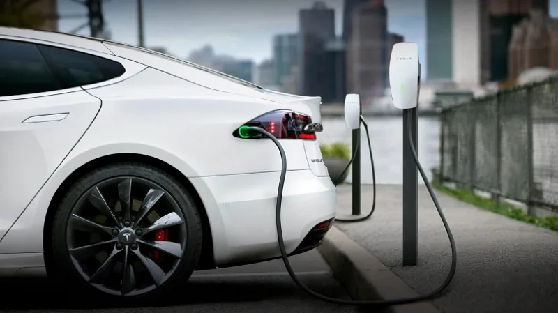 elektricni-automobil-punjenje
