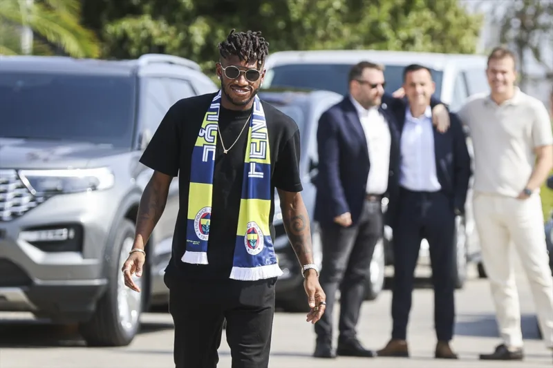 AA-20230812-31904404-31904399-FRED_STIGAO_U_ISTANBUL_NA_AERODROMU_GA_DOCEKALI_NAVIJACI_FENERBAHCEA