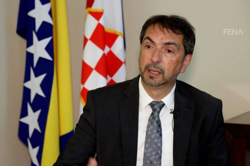 cavara fena